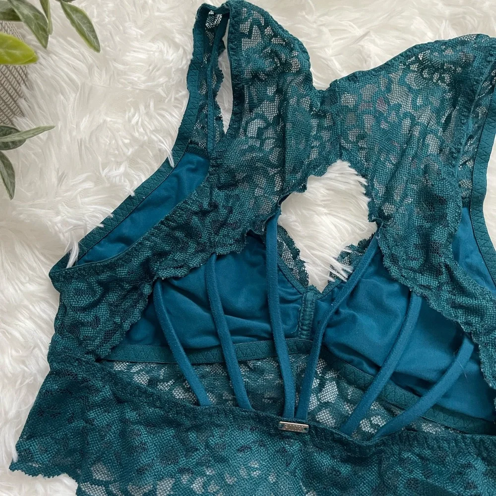 PINK Victoria’s Secret Lace Teal Green Strappy-Back Bralette - Picture 9 of 9